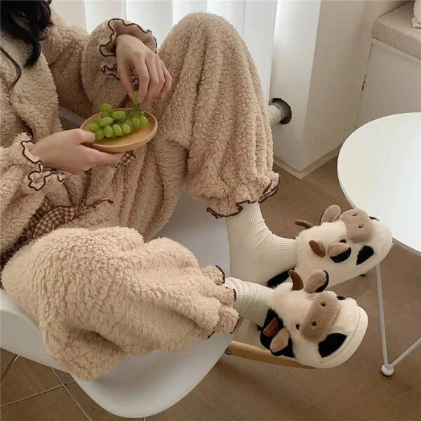 دمپایی حوله ای زنانه مدل گاوی ZYAS-01 - Image 4