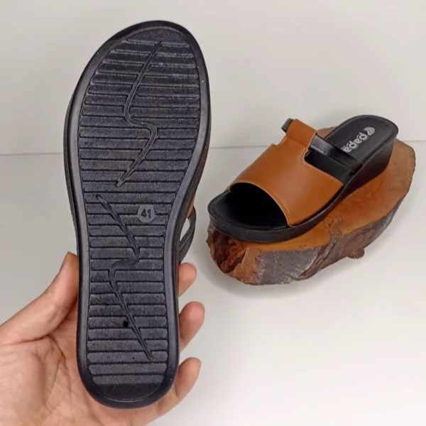صندل طبی زنانه پاپا مدل آنا brw-blk - Image 2