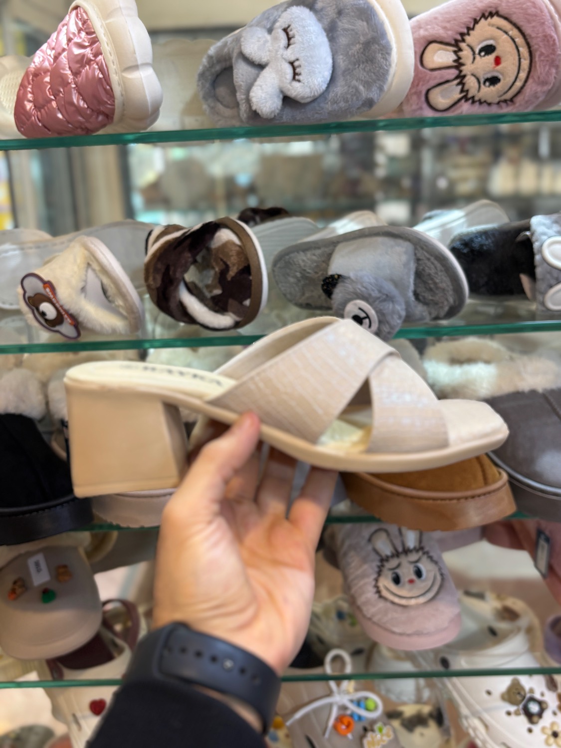 صندل مجلسی زنانه رایکا مدل ضربدری کرم - Image 2