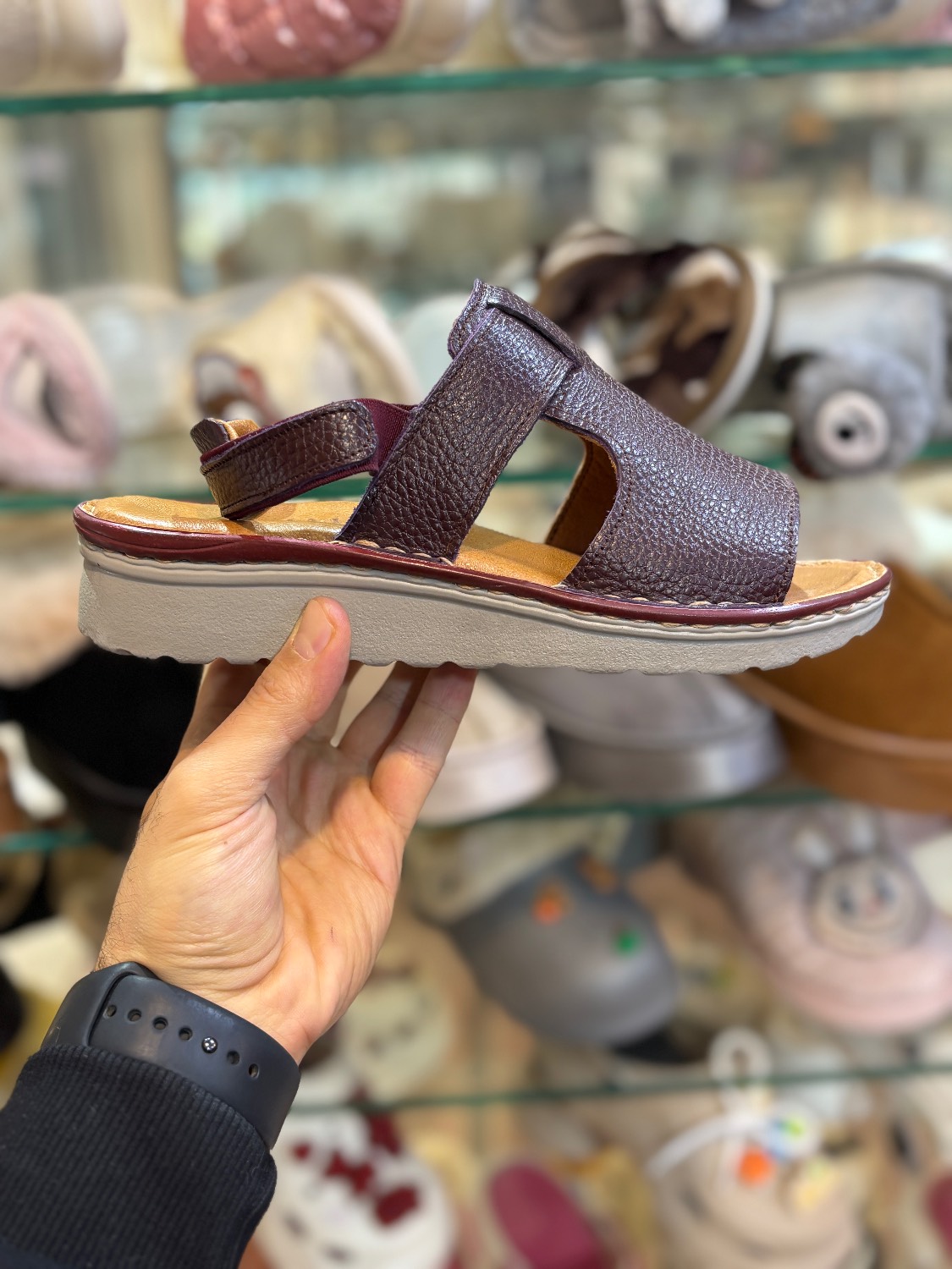 صندل طبی چرم طبیعی ماکسیم مدل کمند بندار red - Image 2