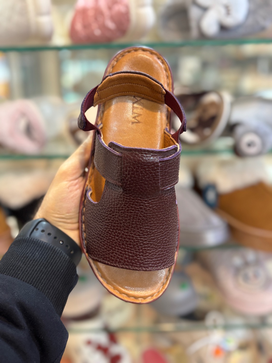 صندل طبی چرم طبیعی ماکسیم مدل کمند بندار red - Image 3