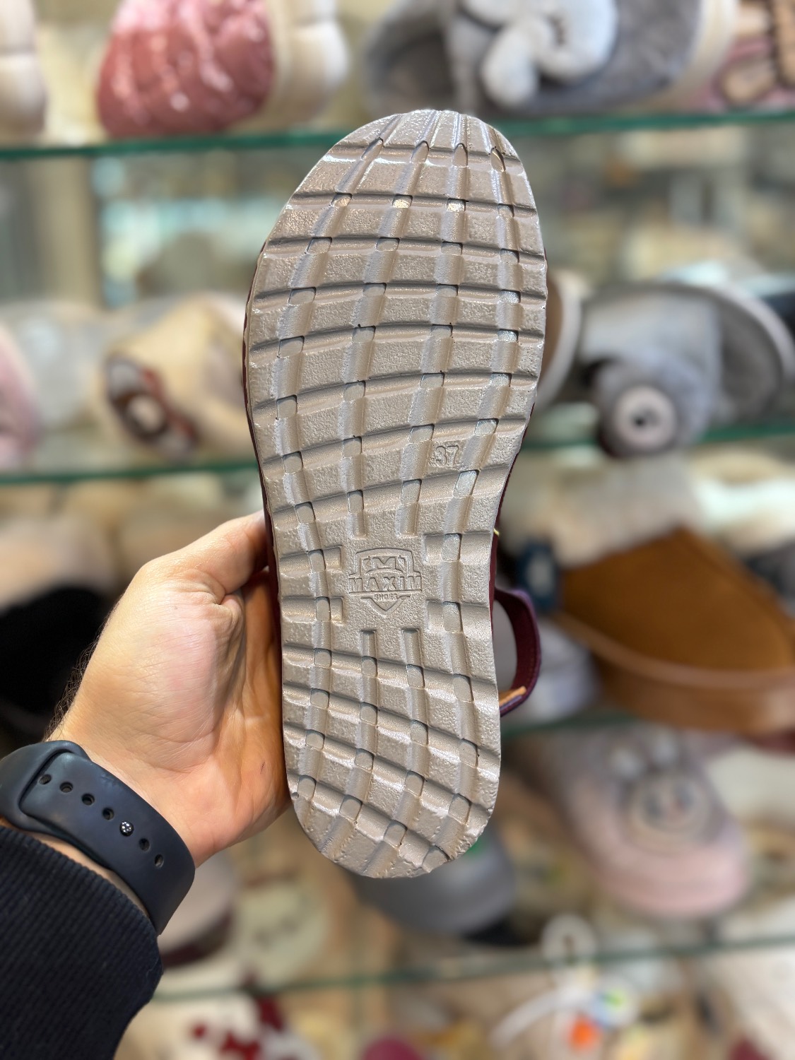 صندل طبی چرم طبیعی ماکسیم مدل کمند بندار red - Image 5